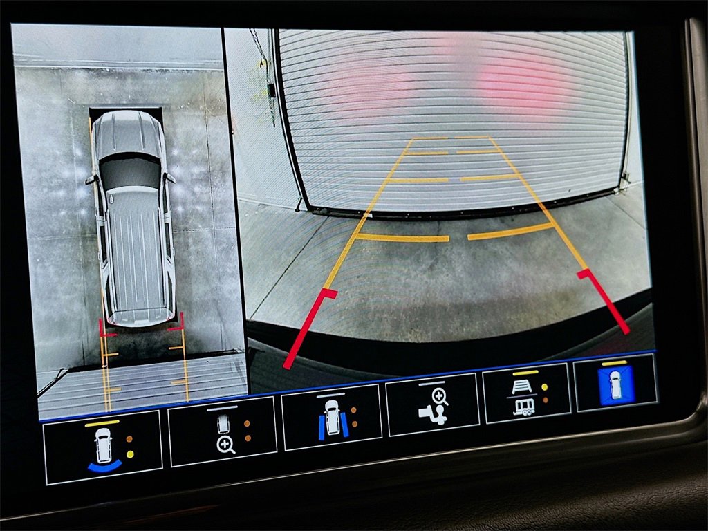 Used 2022 GMC Yukon XL Denali image 14