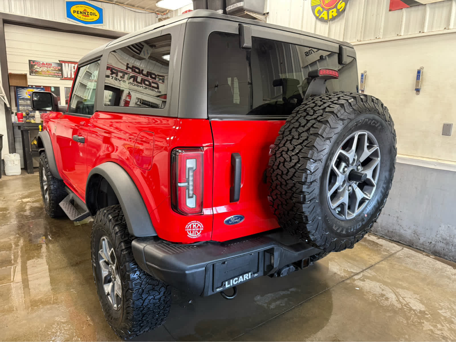 Used 2023 Ford Bronco Badlands AWD/4WD image 4
