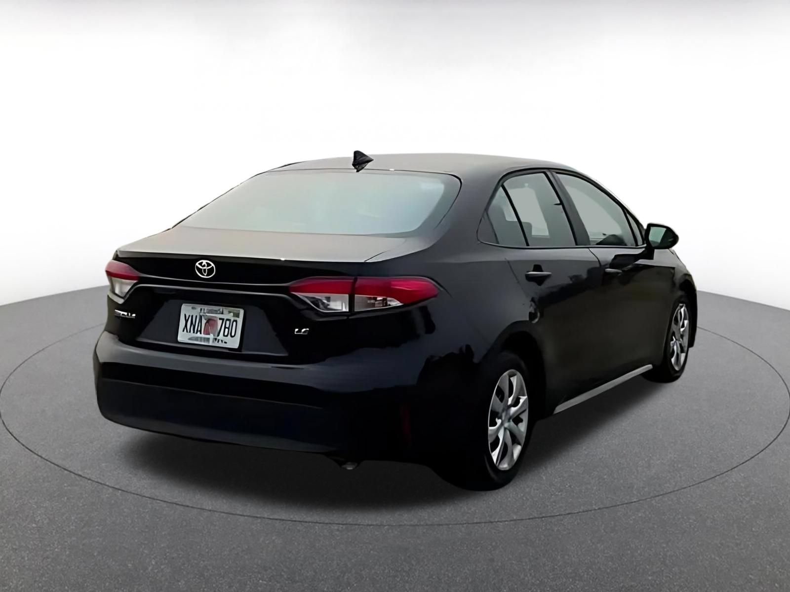 Used 2025 Toyota Corolla LE FWD image 12