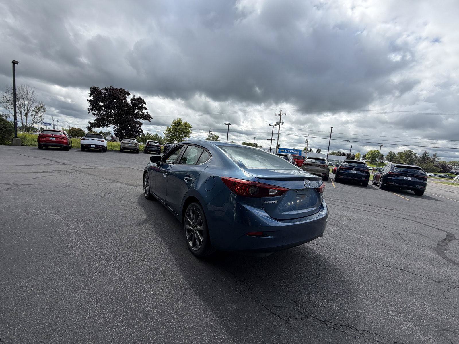 Used 2018 MAZDA MAZDA3 Touring FWD image 6