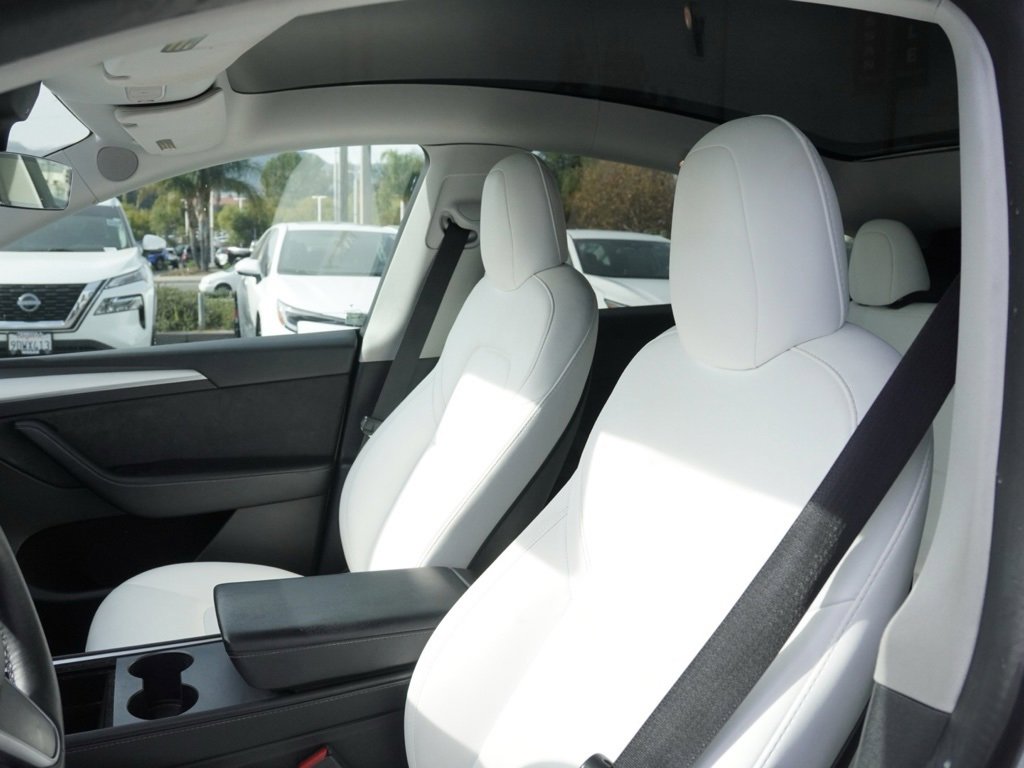 Used 2022 Tesla Model Y Performance image 14