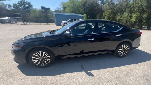 Used 2025 Nissan Altima 2.5 SV image 5