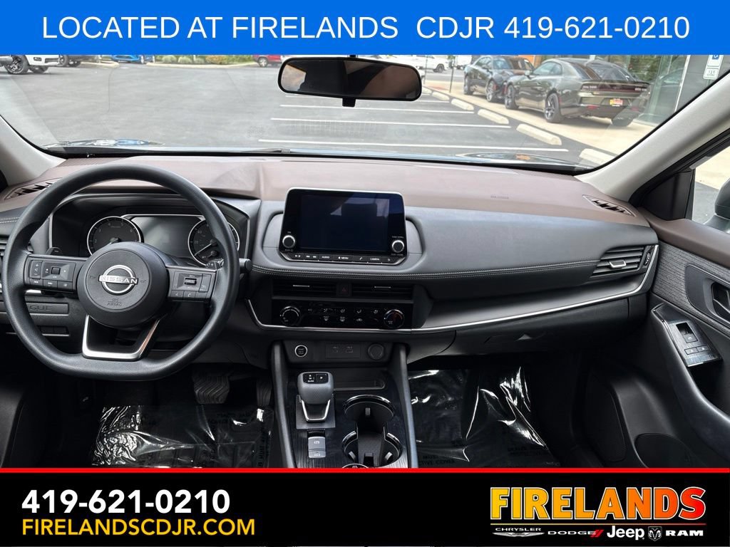Used 2023 Nissan Rogue S AWD/4WD image 15