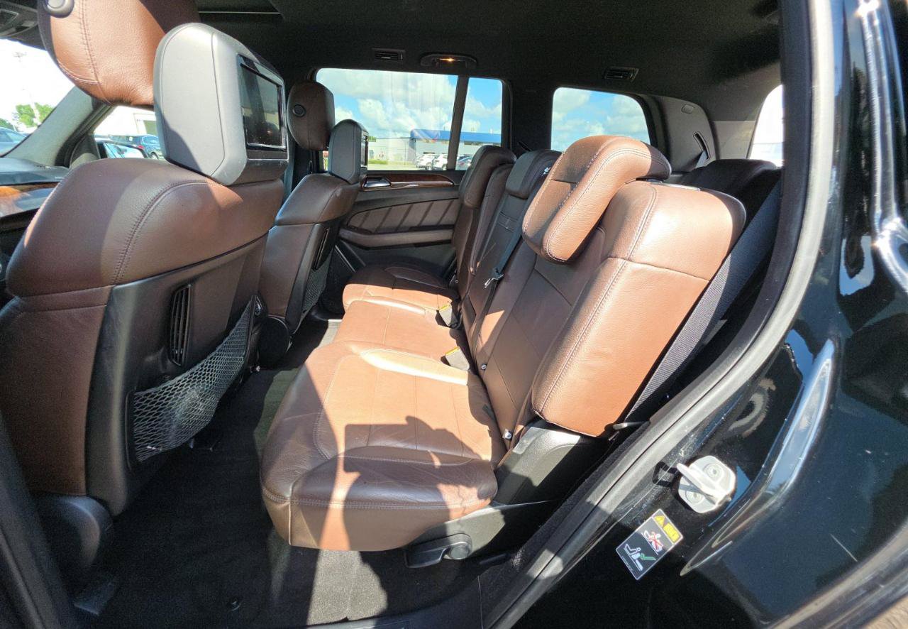 Used 2016 Mercedes-Benz GL 450 4MATIC w/ Premium I Package image 12