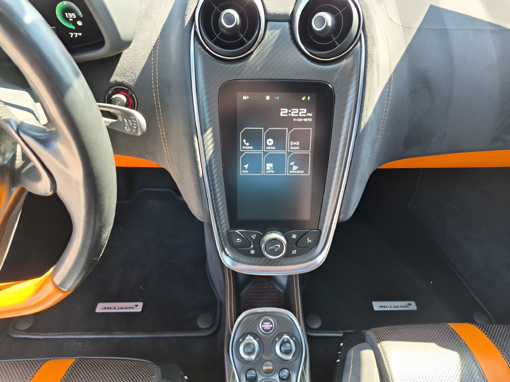 Used 2018 McLaren 570S Spider RWD image 21