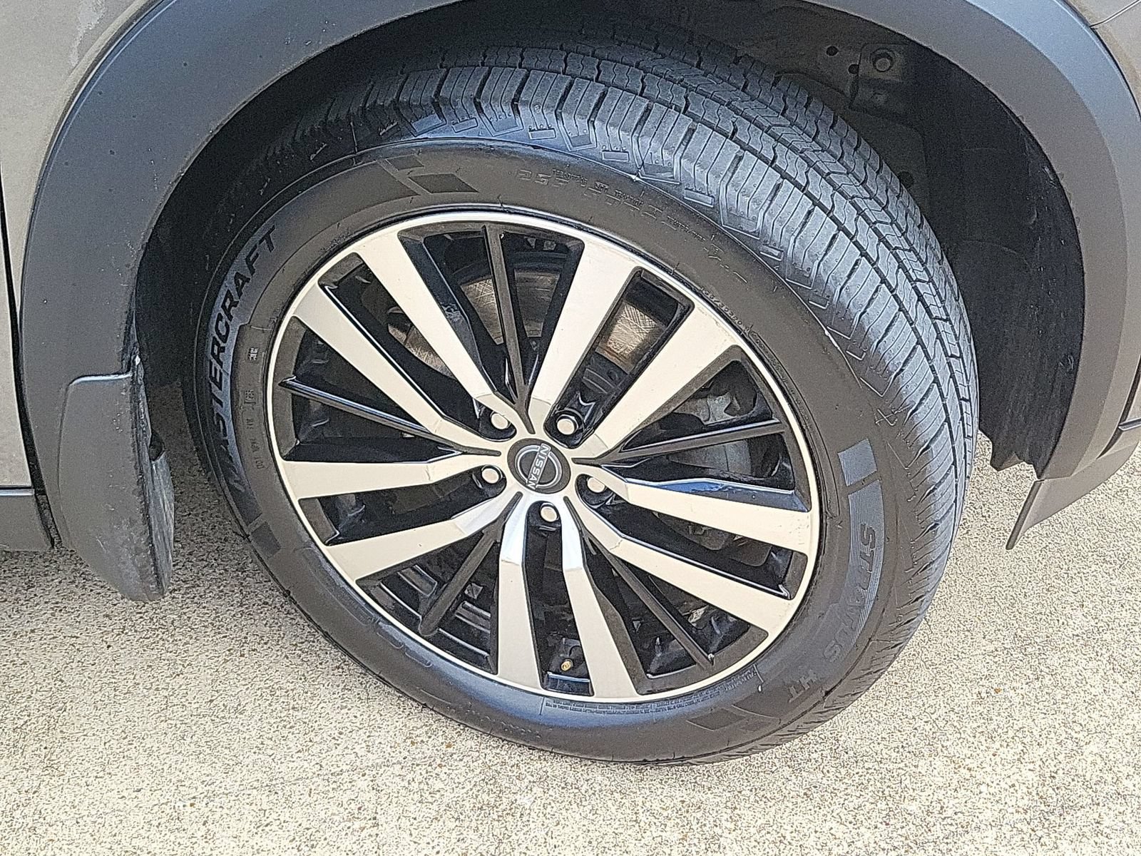 Used 2023 Nissan Pathfinder Platinum AWD/4WD image 33