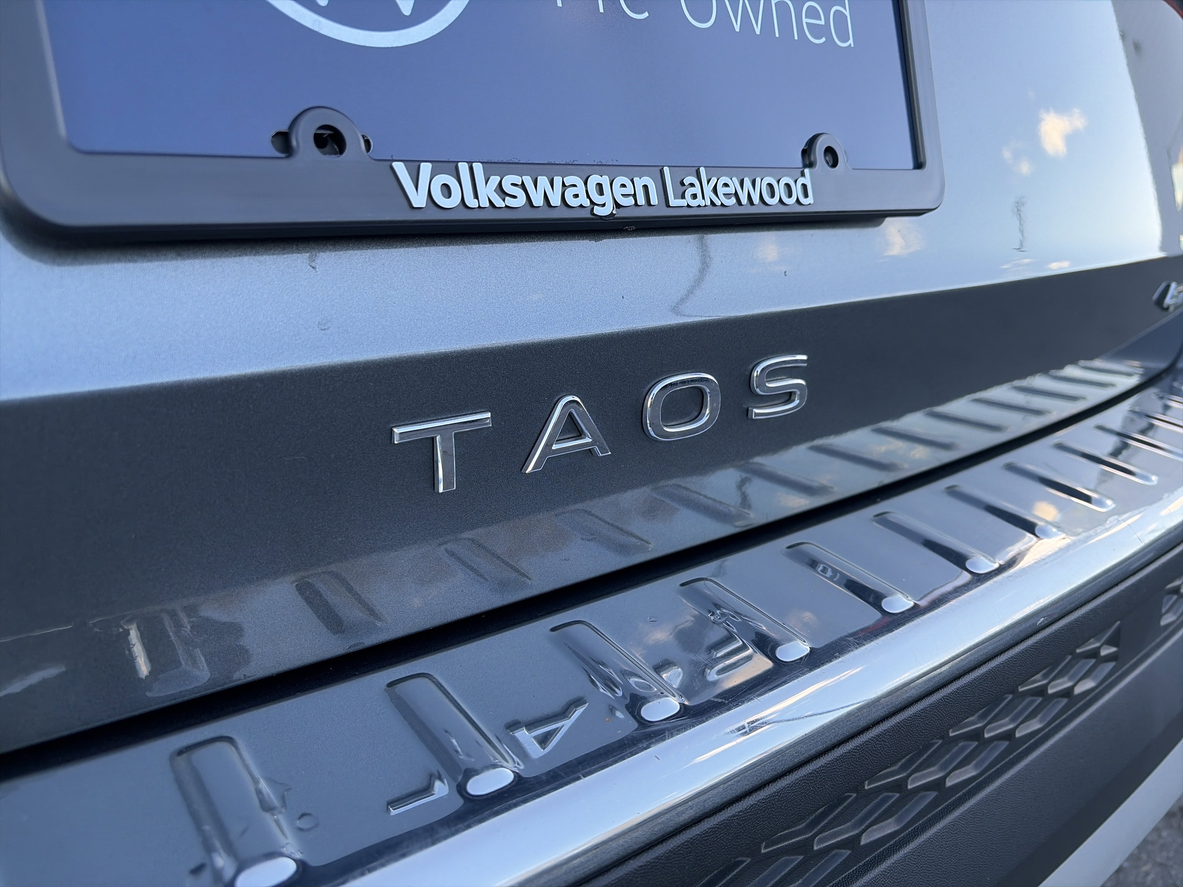 Certified 2023 Volkswagen Taos SE w/ Panoramic Sunroof Package image 22