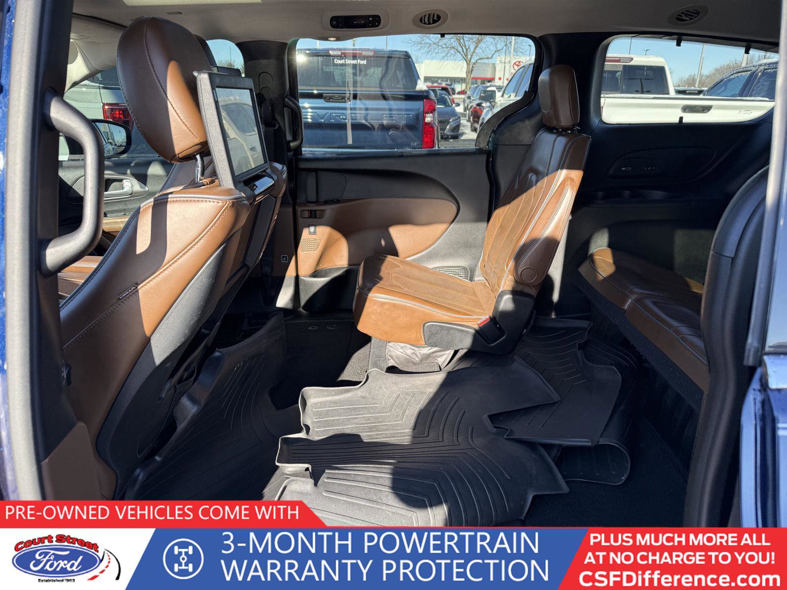 Used 2018 Chrysler Pacifica Limited w/ Tire & Wheel Group image 8