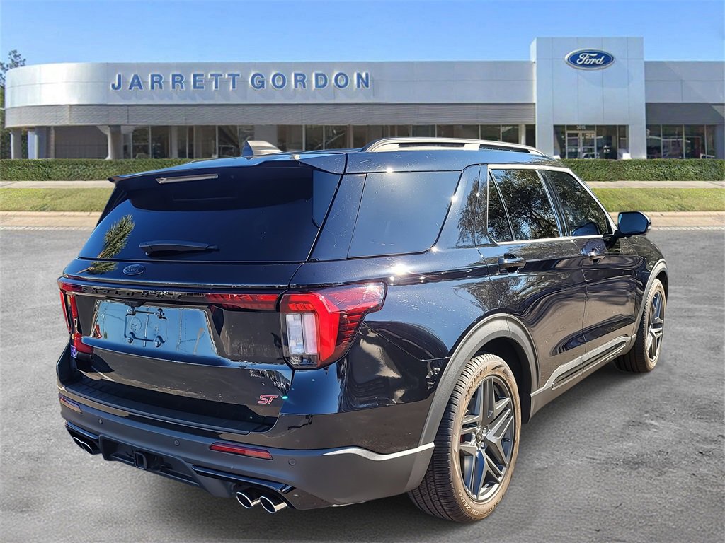 Used 2025 Ford Explorer ST image 4