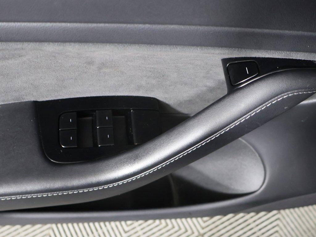 Used 2019 Tesla Model 3 Standard Range Plus image 35