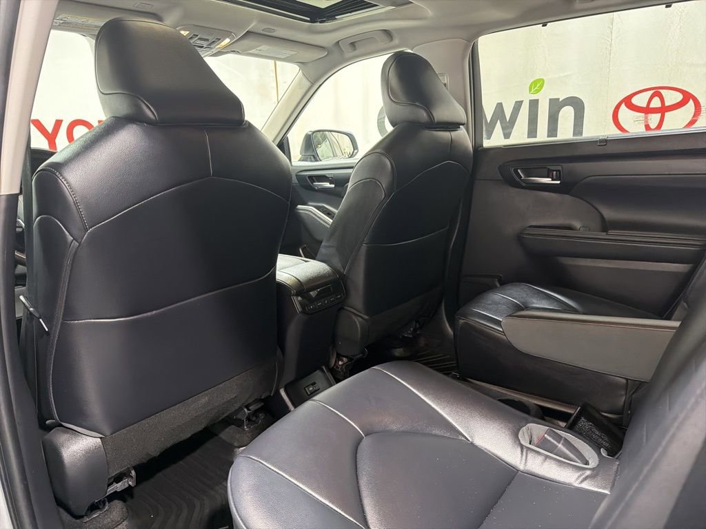 Used 2023 Toyota Highlander XLE image 20
