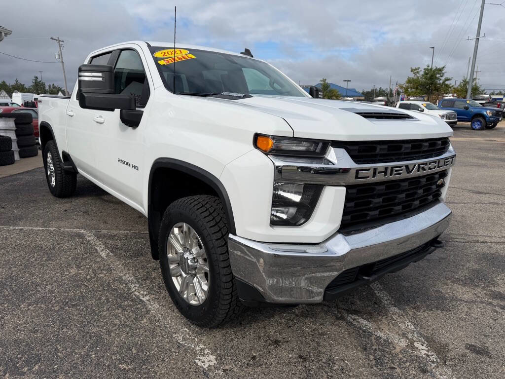 Used 2021 Chevrolet Silverado 2500 LT AWD/4WD image 7