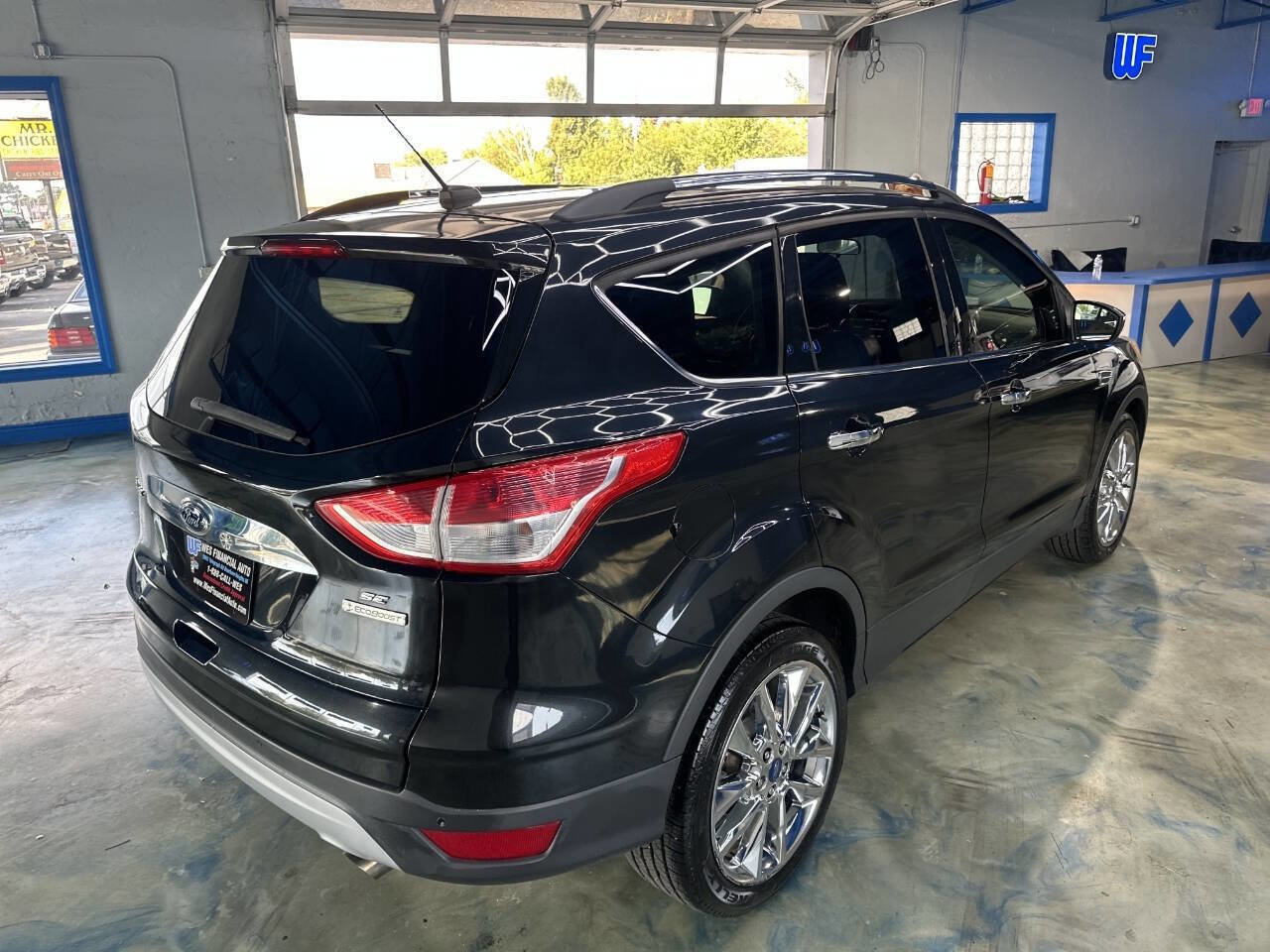 Used 2015 Ford Escape SE w/ SE Chrome Package image 10