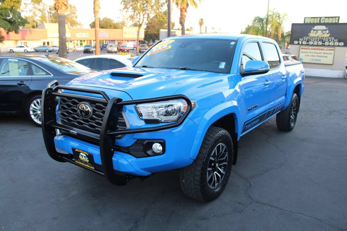 Used 2021 Toyota Tacoma TRD Sport AWD/4WD image 4