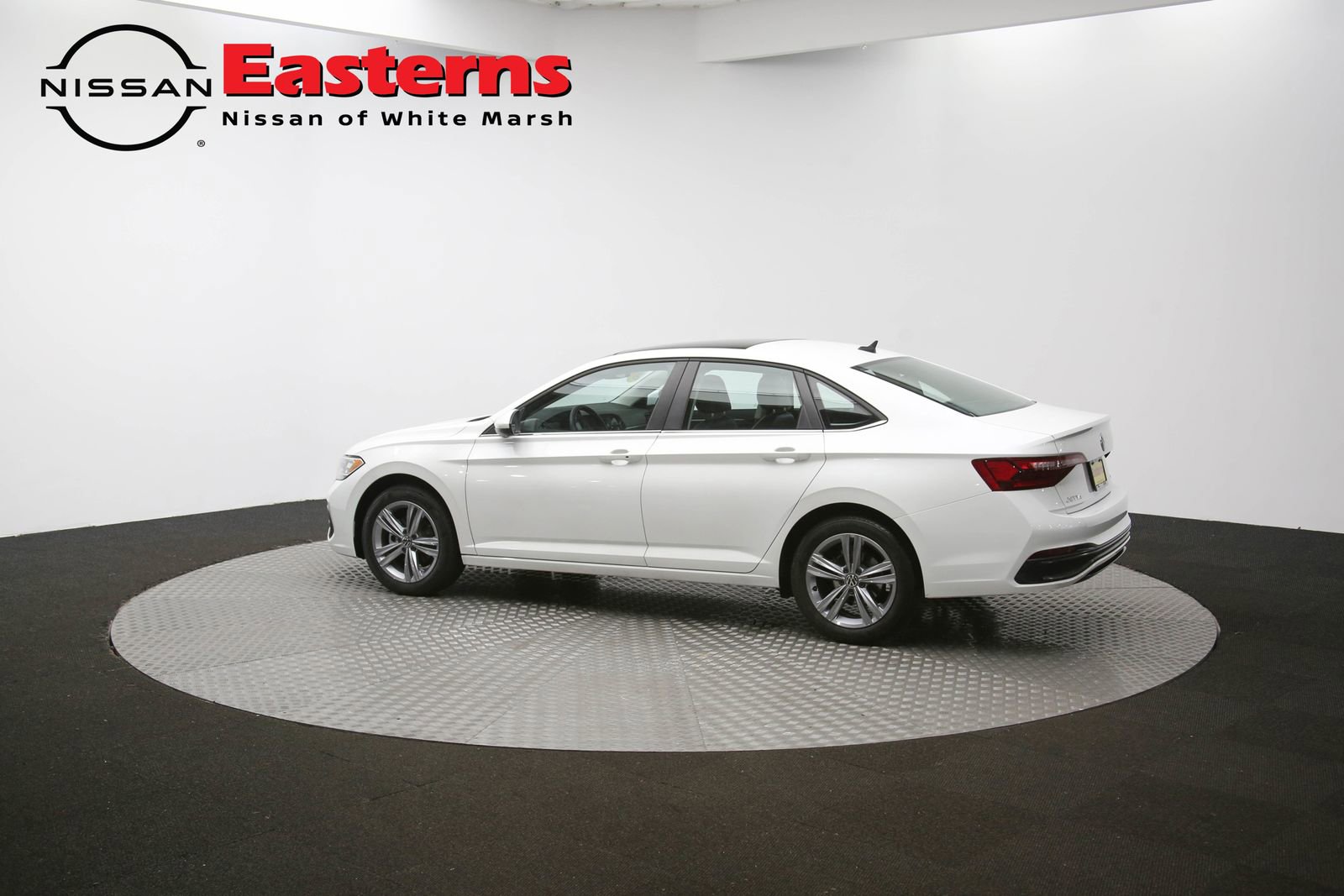 Used 2023 Volkswagen Jetta SE w/ Panoramic Sunroof Package image 60