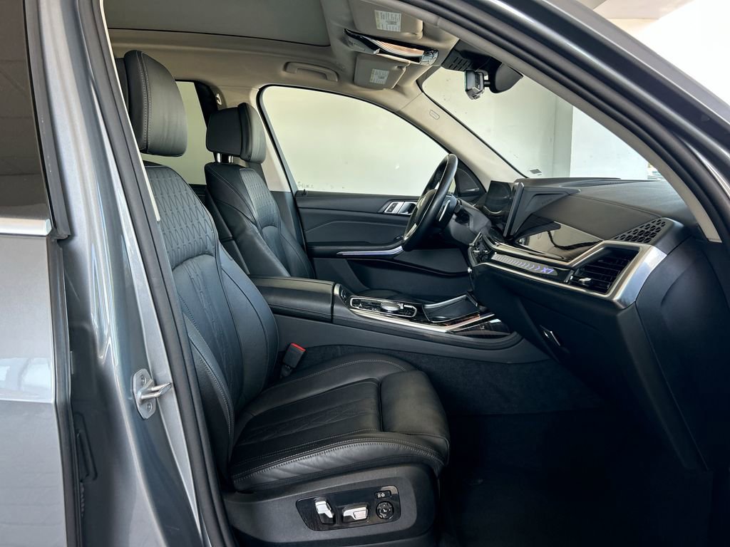 Used 2025 BMW X7 xDrive40i image 40