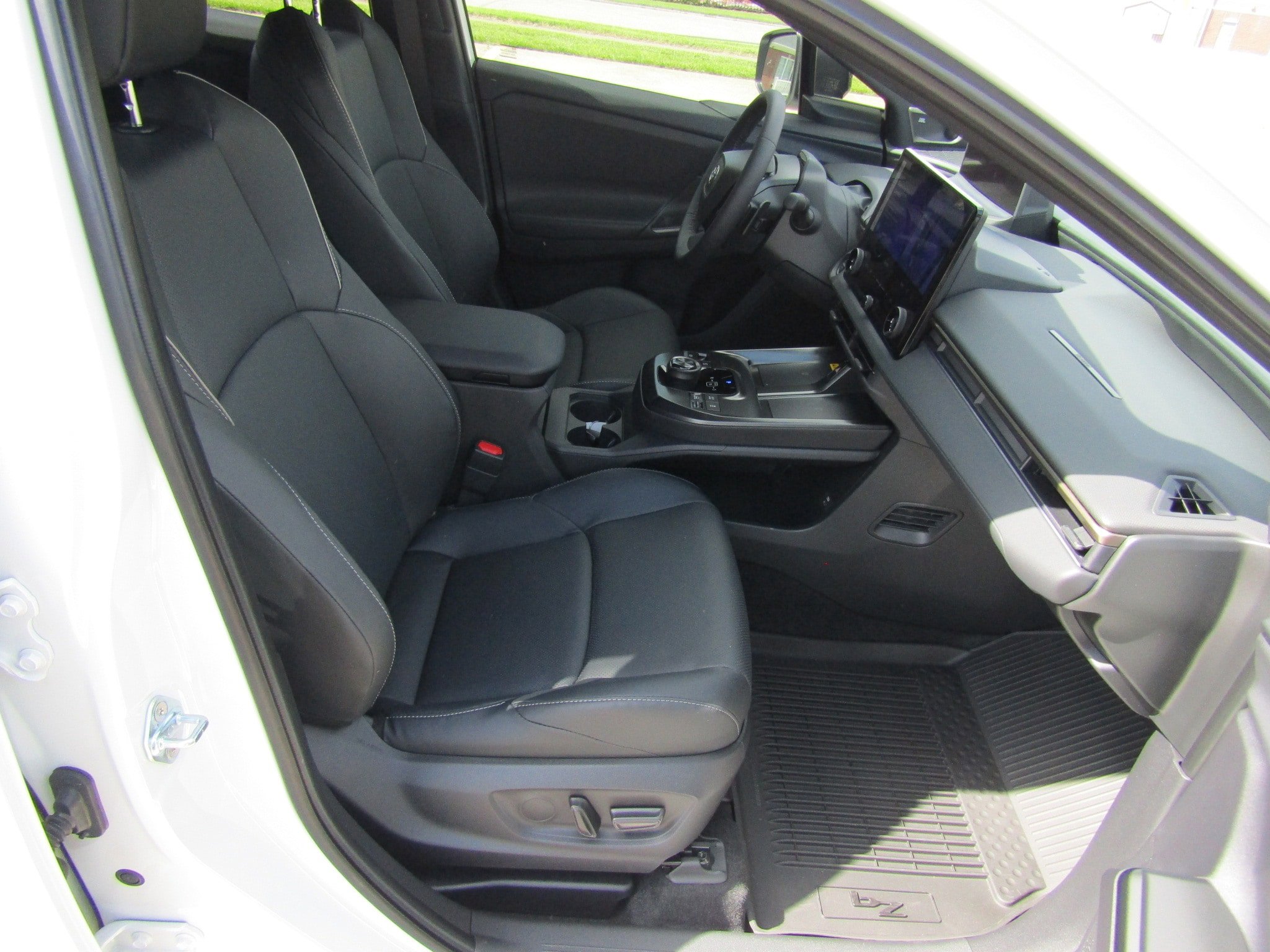 Used 2026 Toyota bZ AWD/4WD image 19