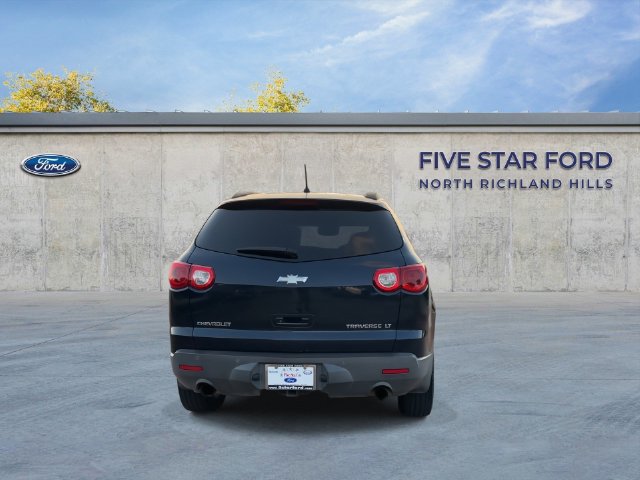 Used 2009 Chevrolet Traverse LT w/ California Edition Package FWD image 8