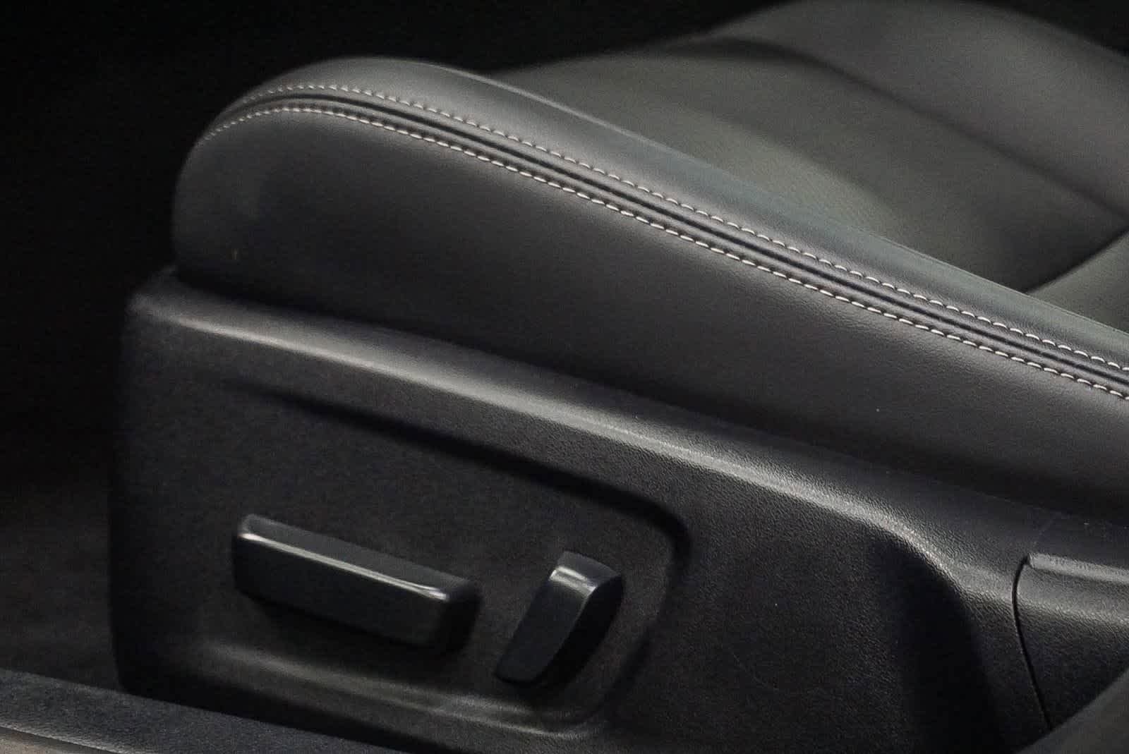 Certified 2025 Lexus IS 300 F Sport RWD image 20