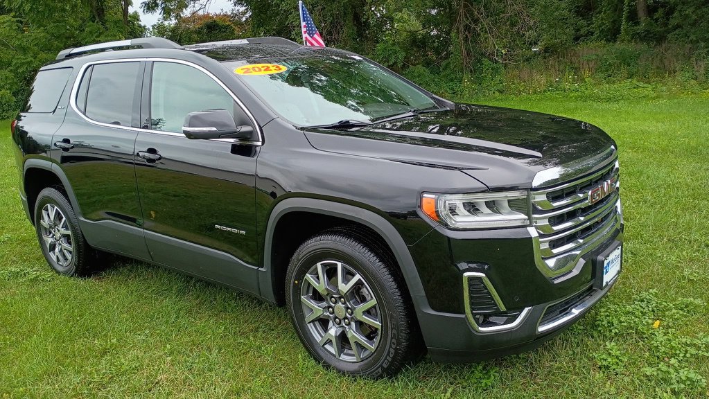 Used 2023 GMC Acadia SLT w/ Preferred Package