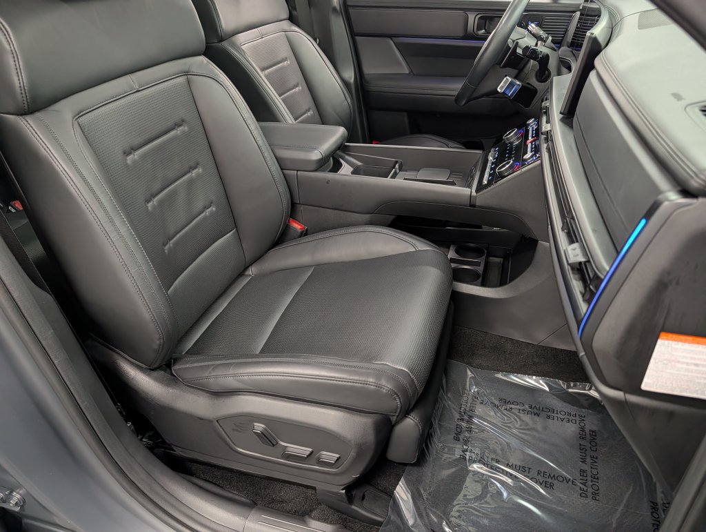Used 2025 Hyundai Santa Fe Calligraphy AWD/4WD image 28