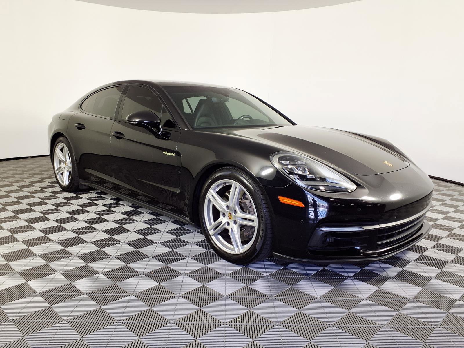 Used 2018 Porsche Panamera 4 AWD/4WD image 3