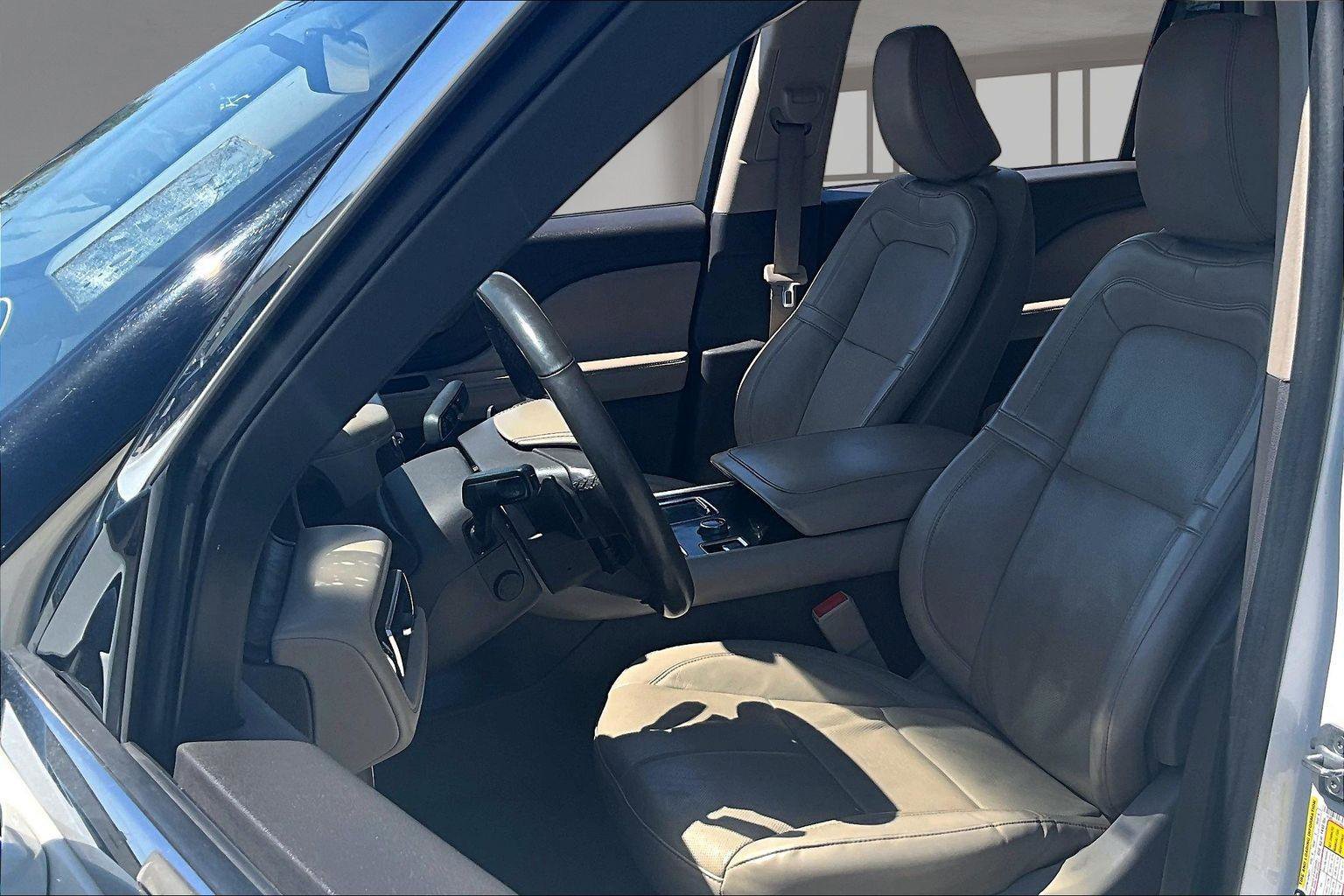 Used 2021 Lincoln Aviator Reserve w/ Equipment Group 208A image 25