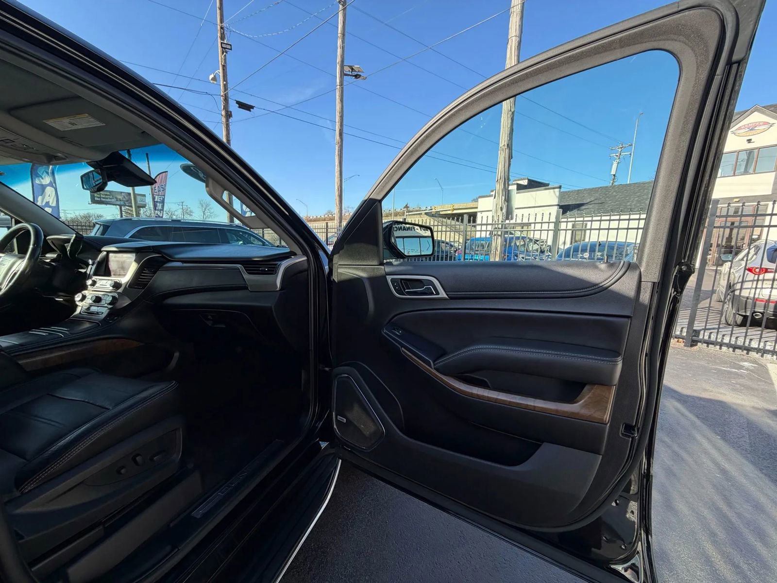 Used 2018 GMC Yukon XL Denali w/ Open Road Package image 22