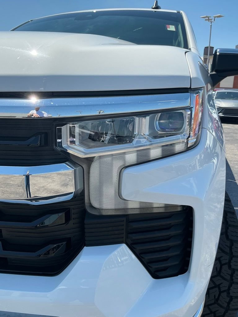 Used 2024 Chevrolet Silverado 1500 LT AWD/4WD image 14