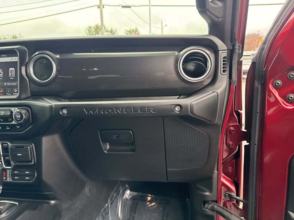 Used 2021 Jeep Wrangler Unlimited Rubicon w/ Trailer Tow Package image 30