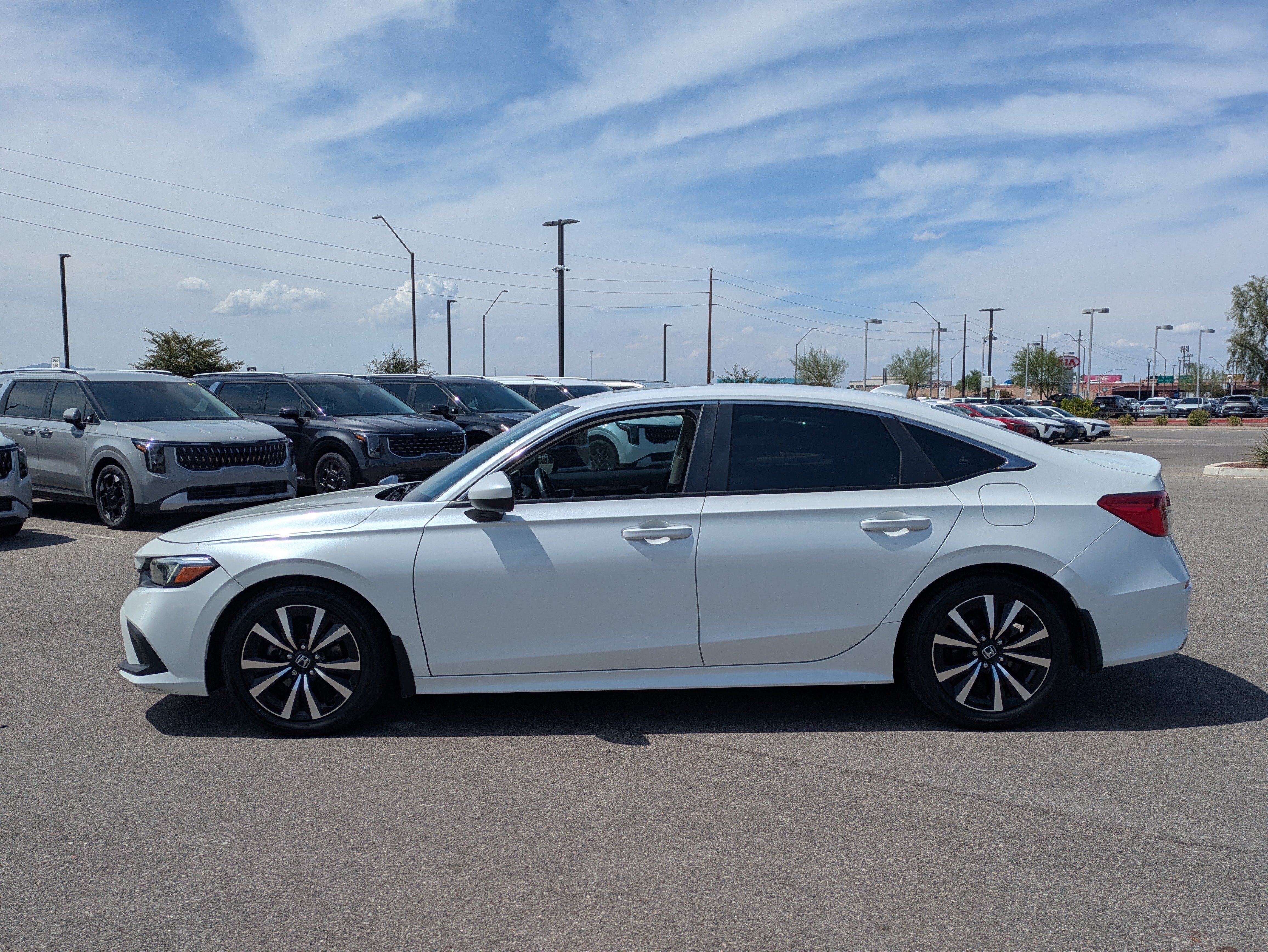 Used 2022 Honda Civic EX image 2