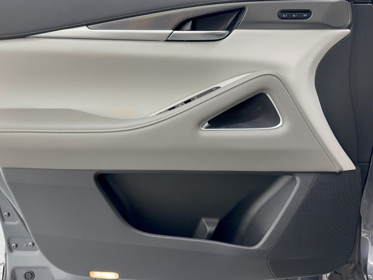 Used 2026 INFINITI QX60 Luxe w/ Family Package FWD image 14