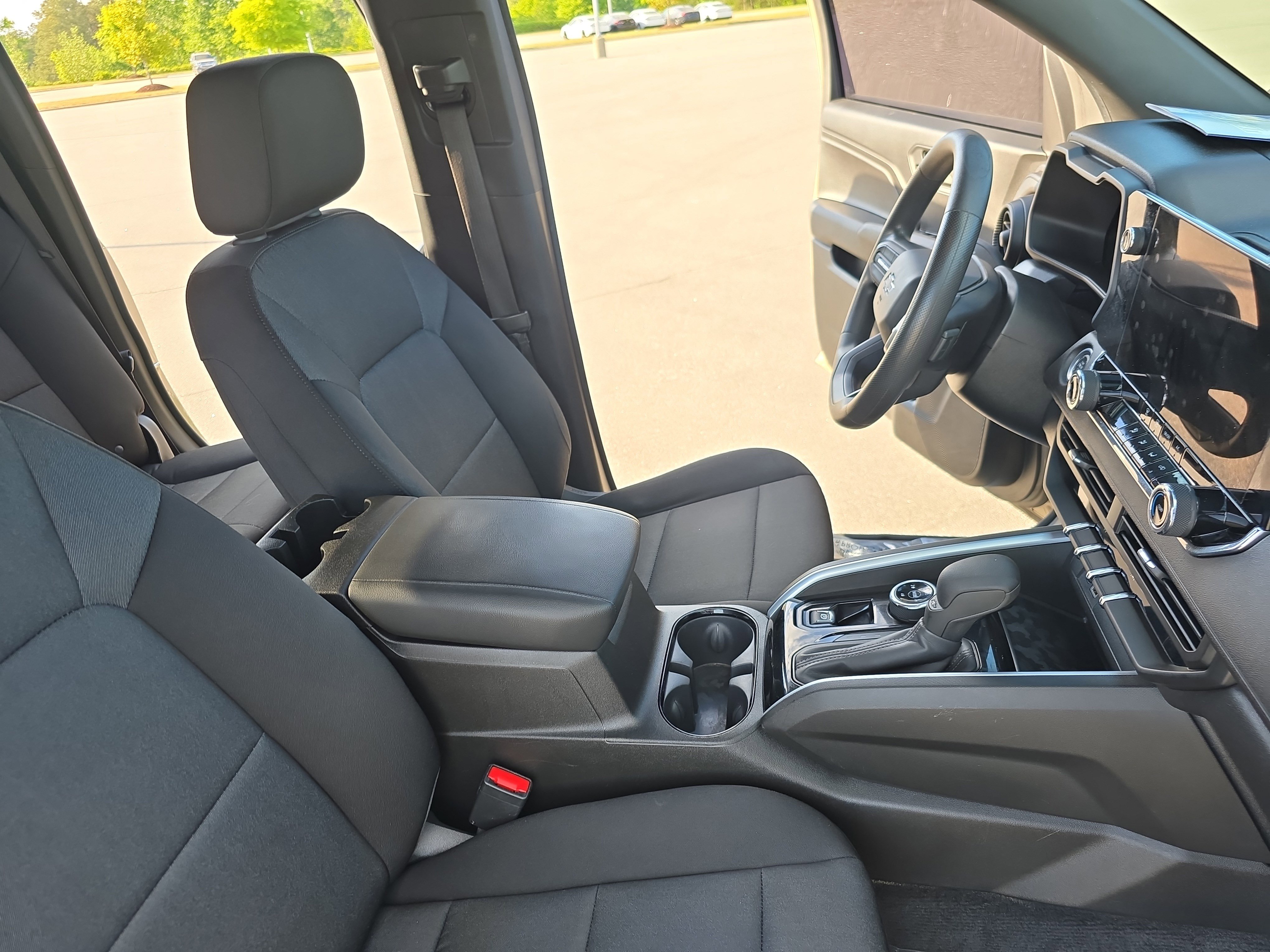 Used 2024 Chevrolet Colorado Trail Boss w/ Technology Package AWD/4WD image 10