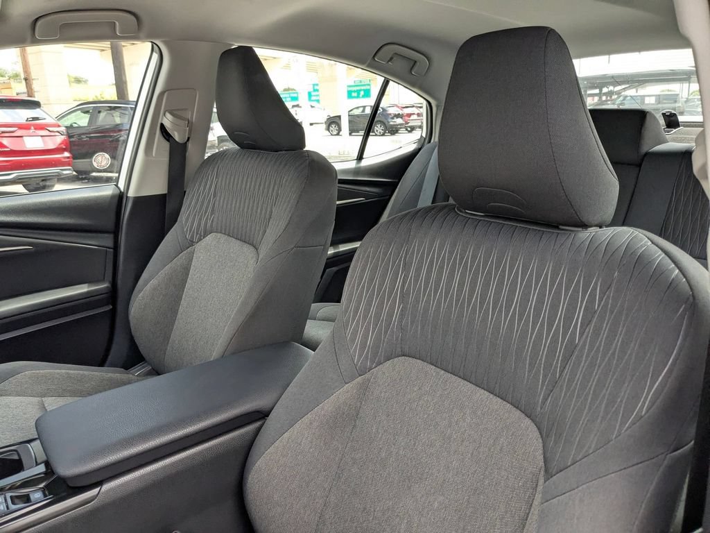 Used 2025 Toyota Camry LE FWD image 15