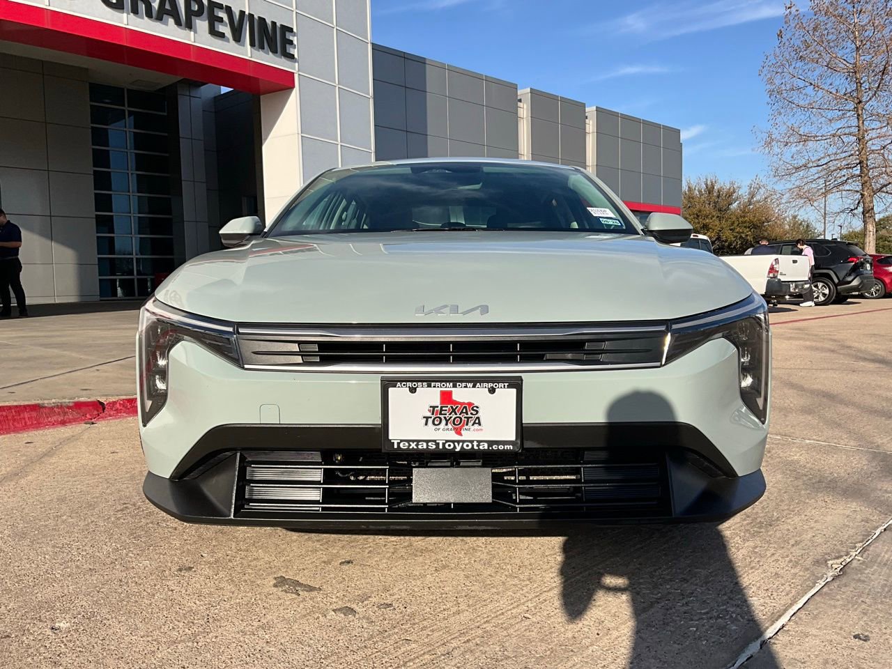 Used 2025 Kia K4 LXS image 3