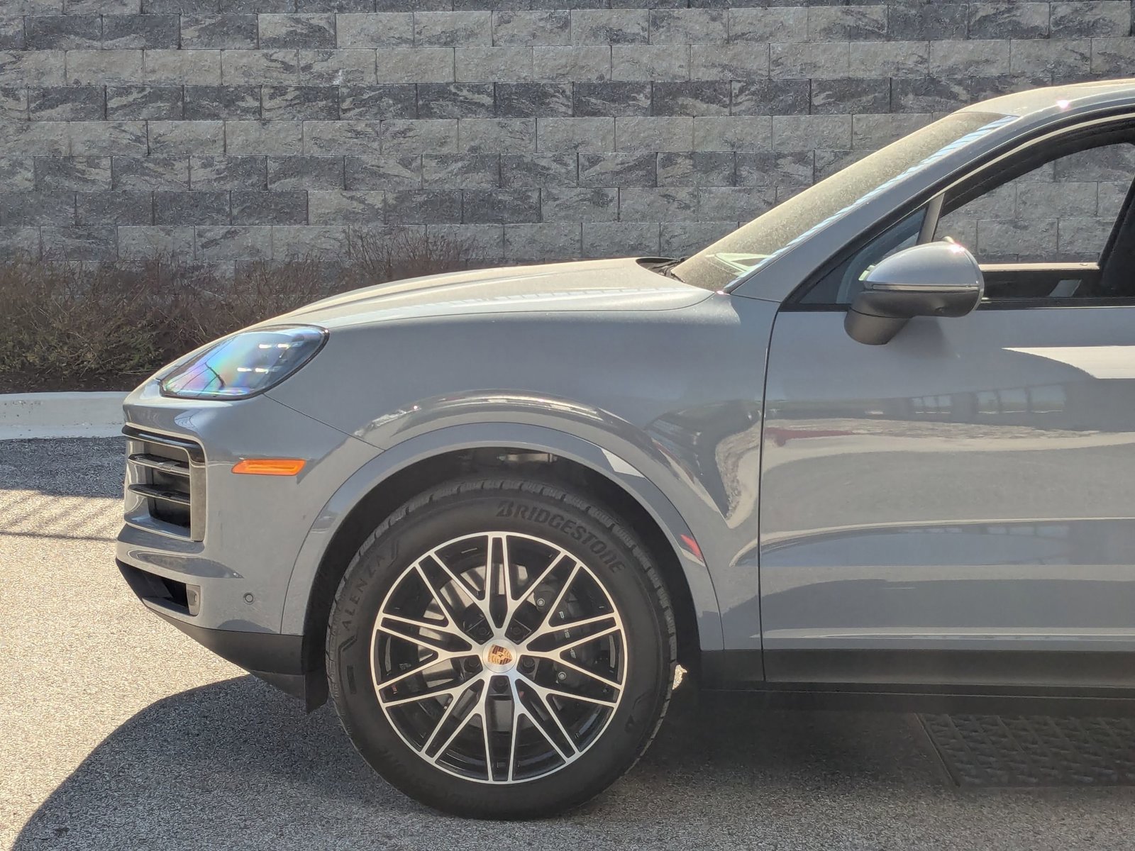 Certified 2025 Porsche Cayenne AWD/4WD image 8