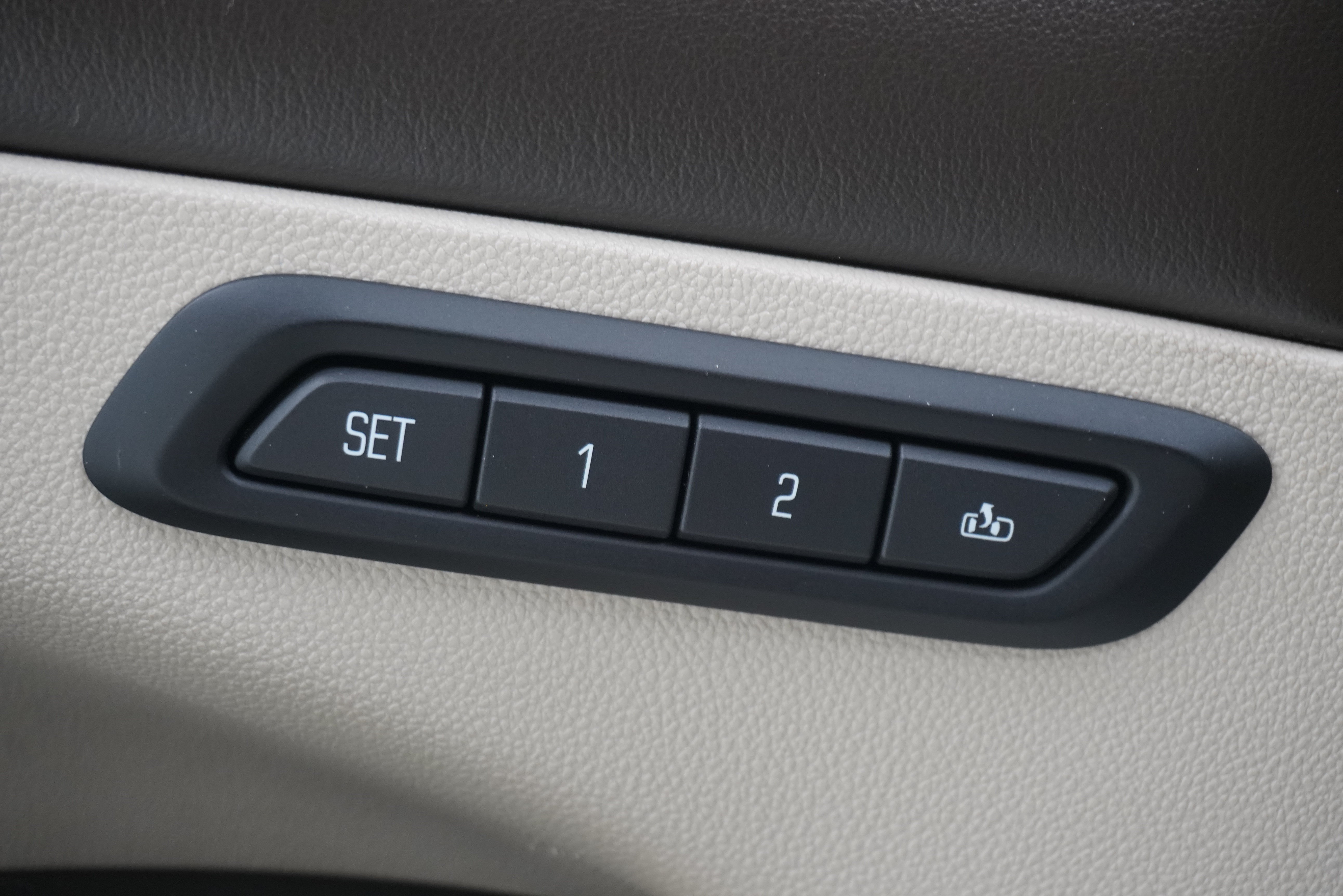 Used 2017 Buick LaCrosse Essence w/ Sights and Sounds Package FWD image 12