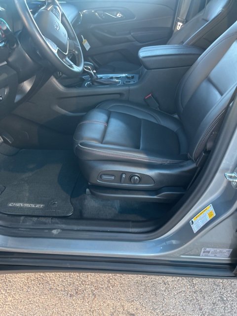 Used 2023 Chevrolet Traverse RS image 11