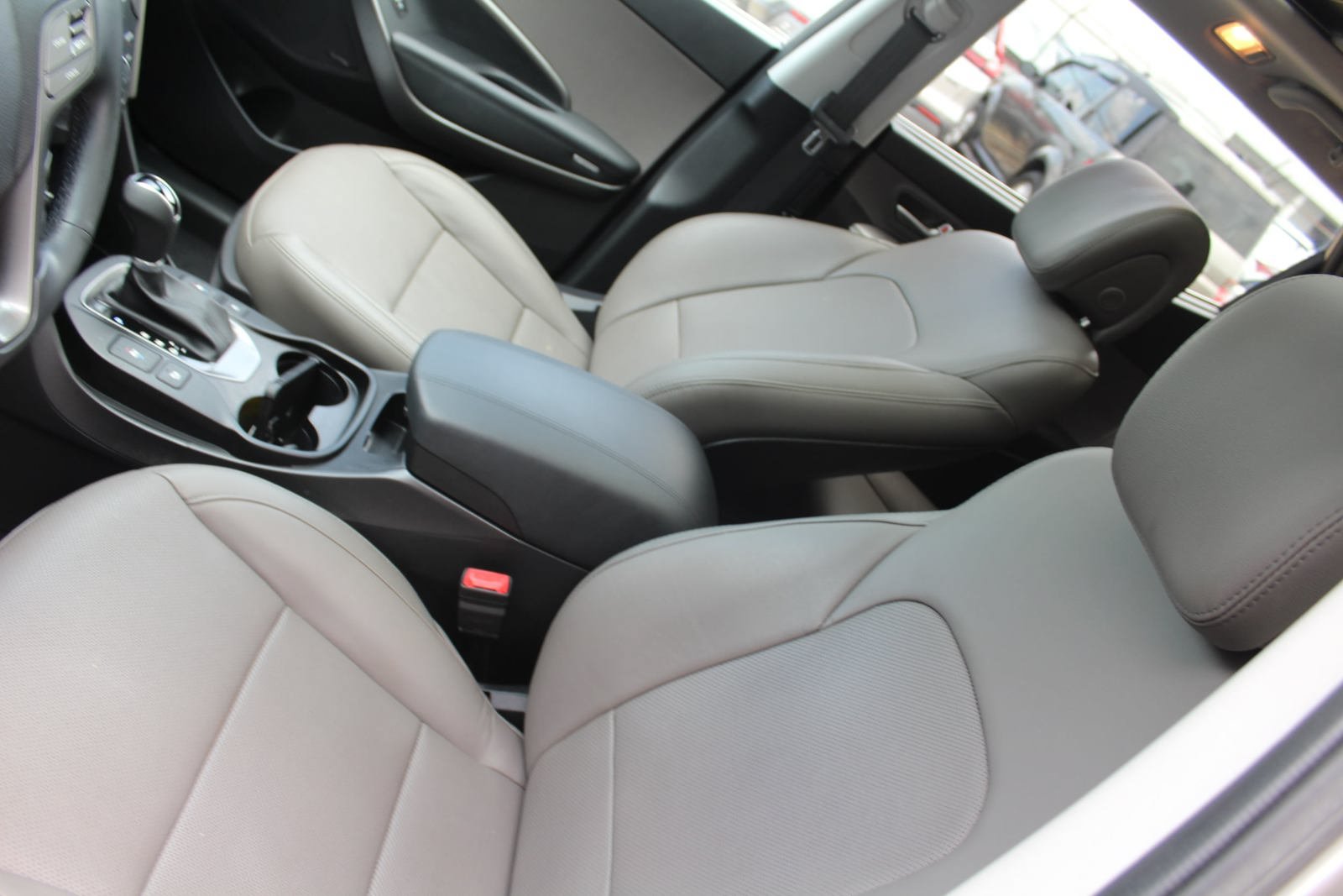 Used 2018 Hyundai Santa Fe Sport w/ 2.4L Tech Package 04 FWD image 15