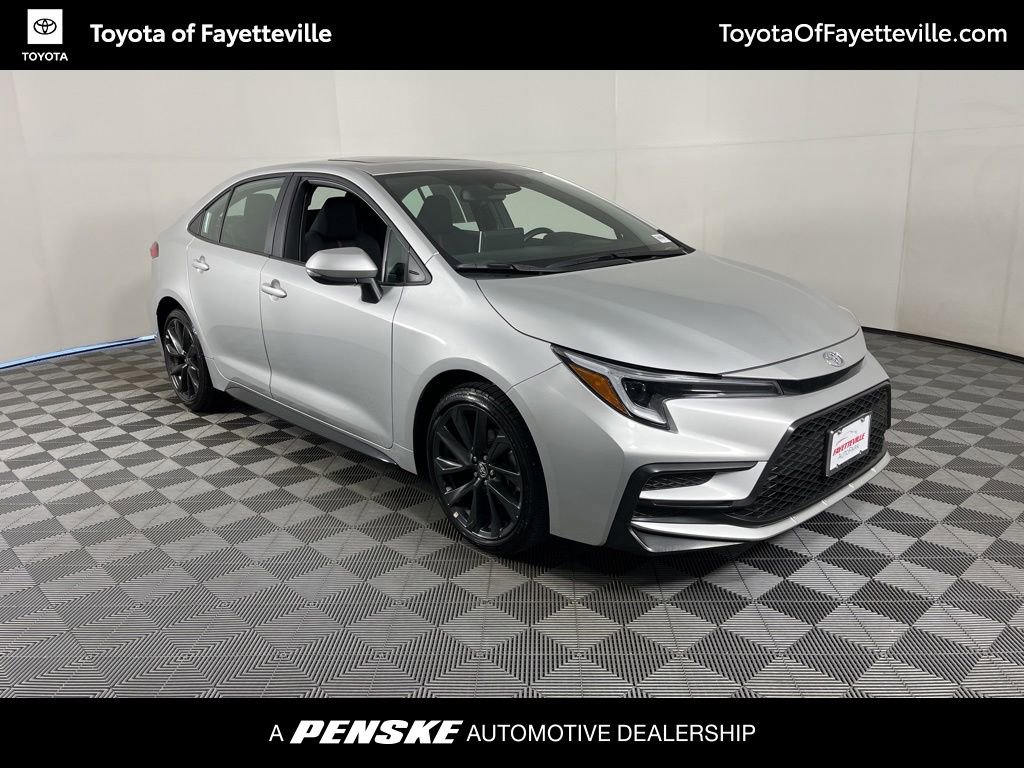 Used 2025 Toyota Corolla SE w/ SE Premium Package image 15