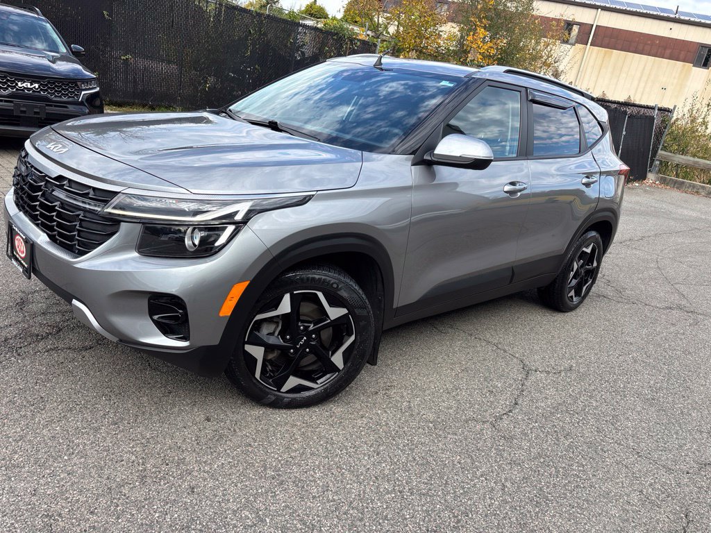Used 2025 Kia Seltos S AWD/4WD image 1