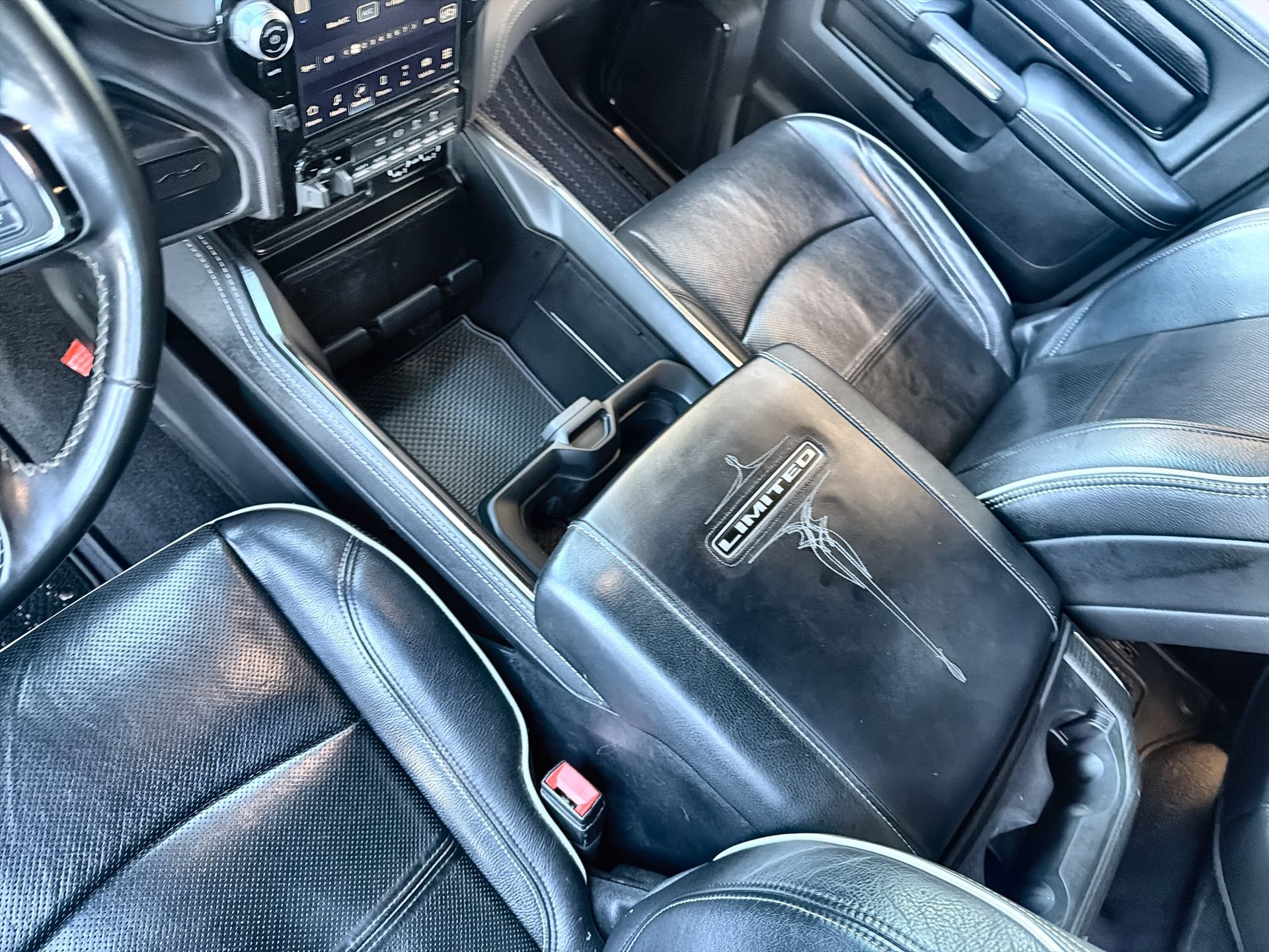 Used 2022 RAM 3500 Limited AWD/4WD image 21