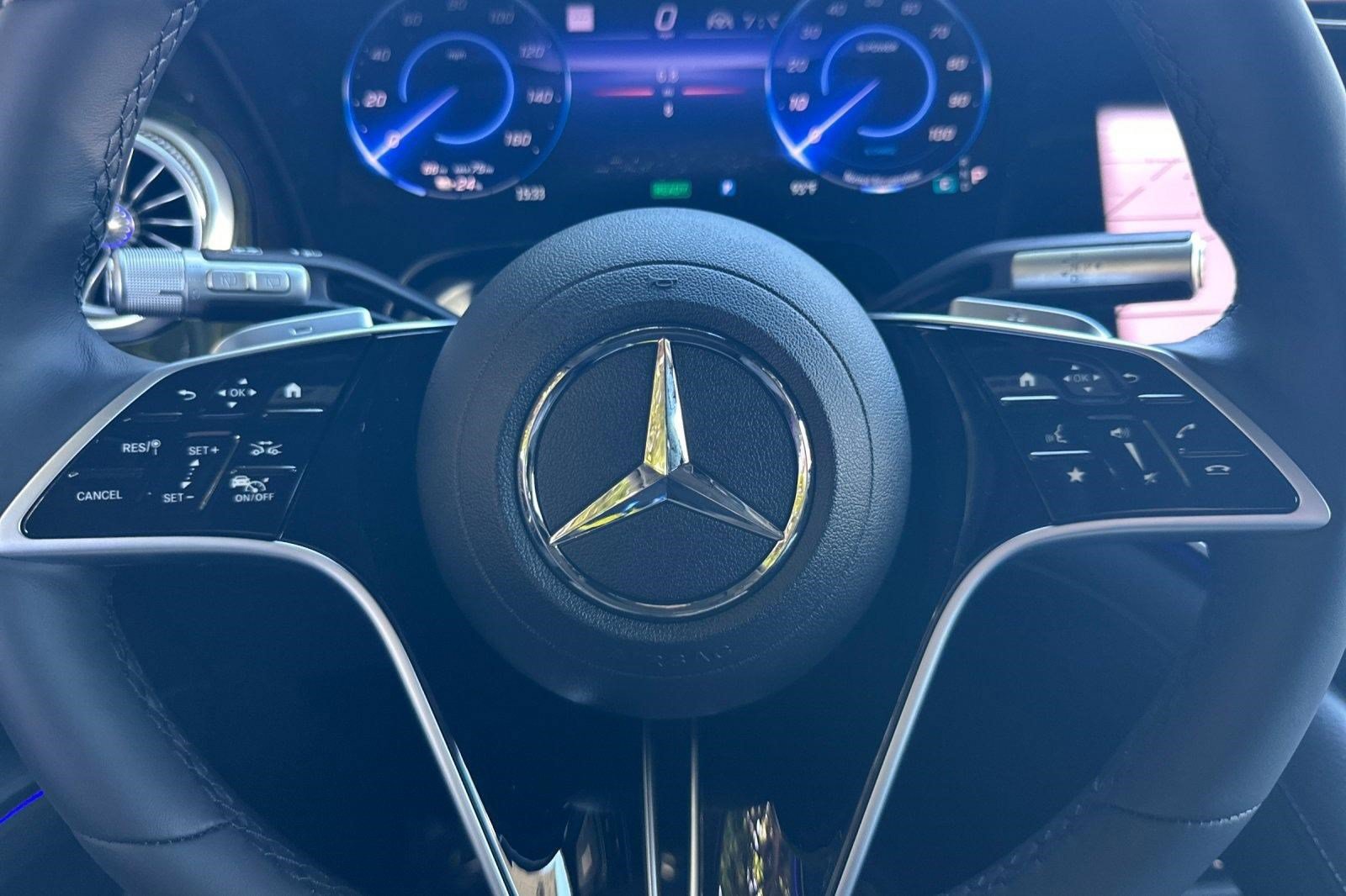 New 2026 Mercedes-Benz EQS 400 4MATIC SUV image 14