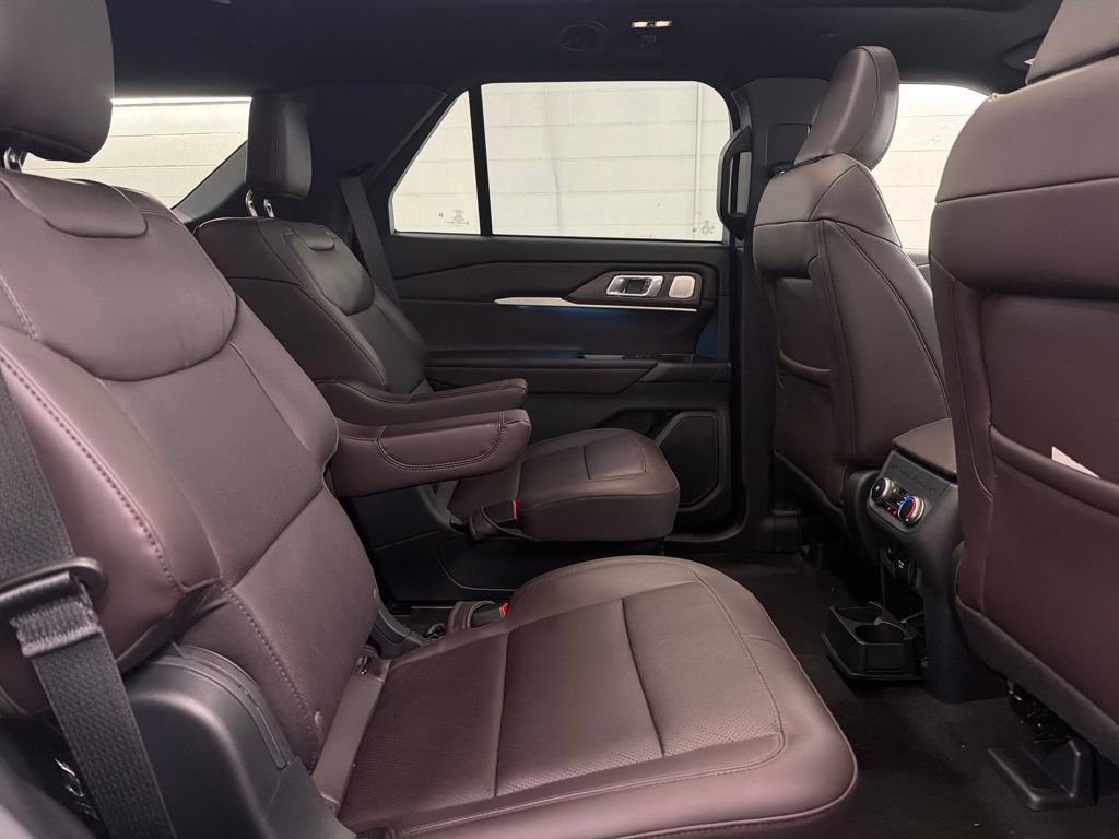 New 2026 Ford Explorer Platinum image 31