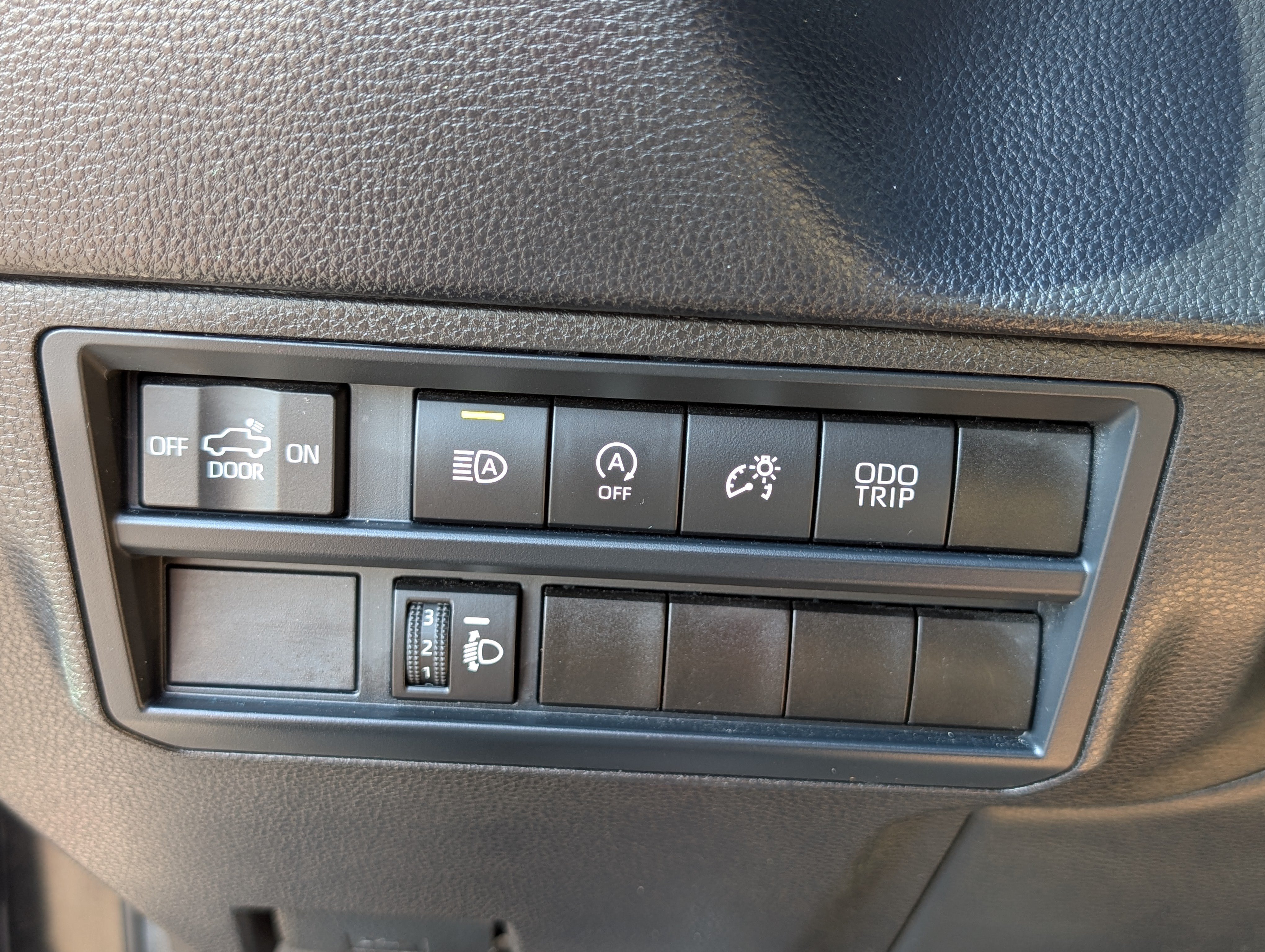 Used 2025 Toyota Tundra SR AWD/4WD image 18