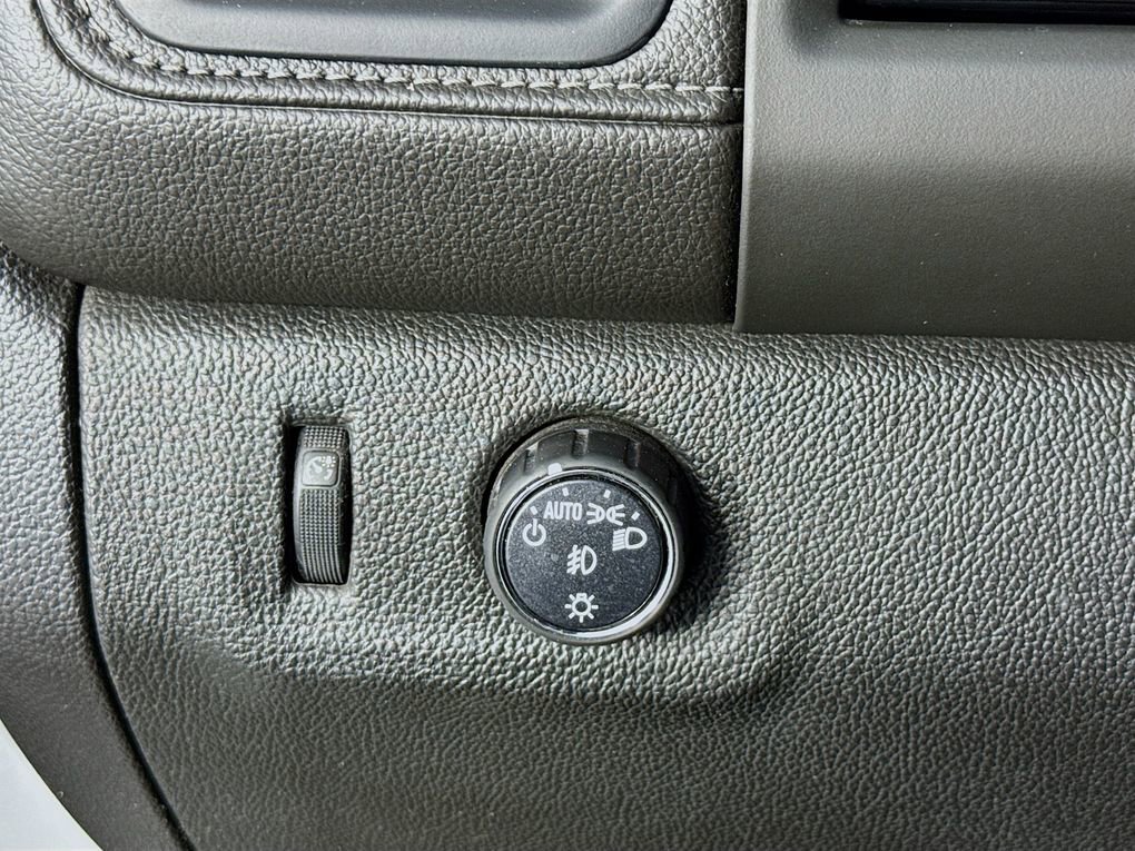 Used 2018 GMC Canyon SLE image 15