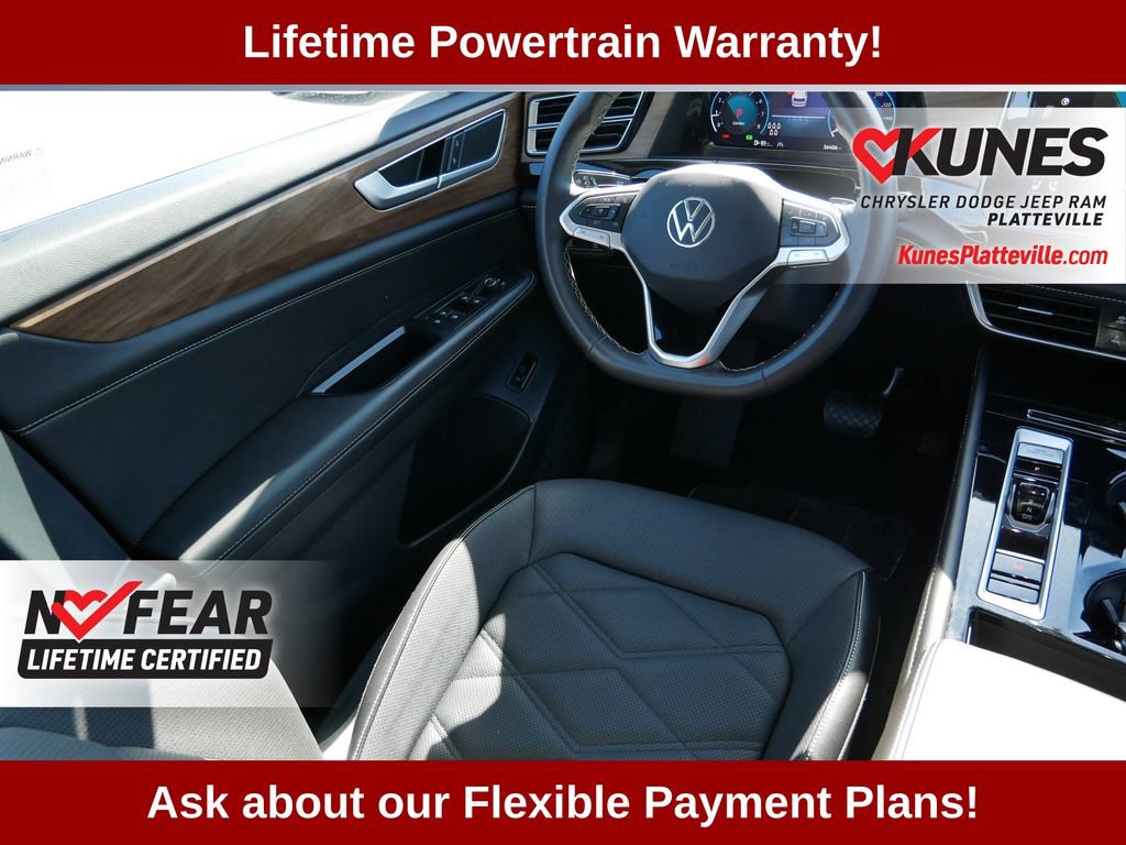 Used 2025 Volkswagen Atlas SE AWD/4WD image 16
