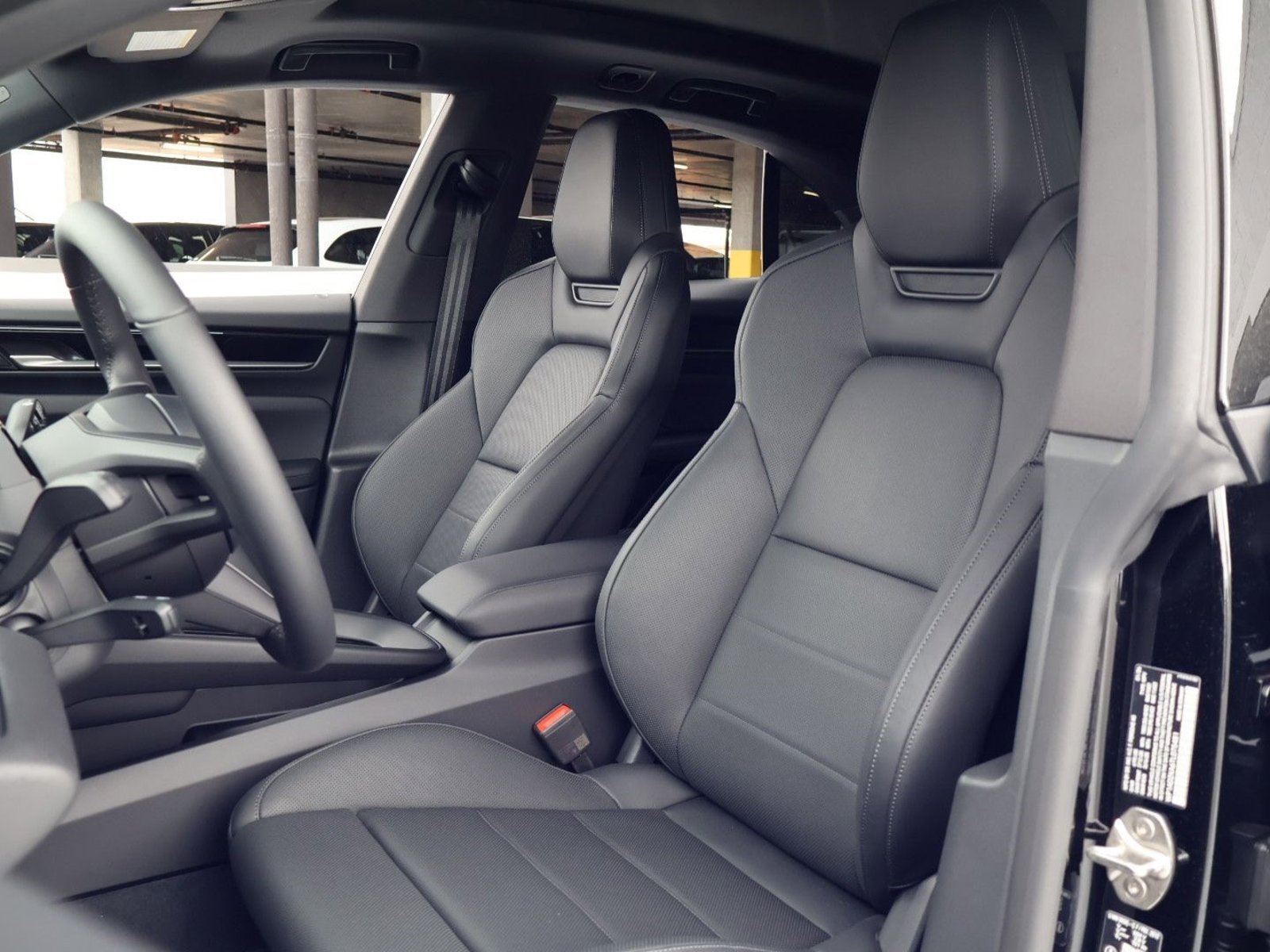 New 2026 Porsche Macan Electric RWD image 5