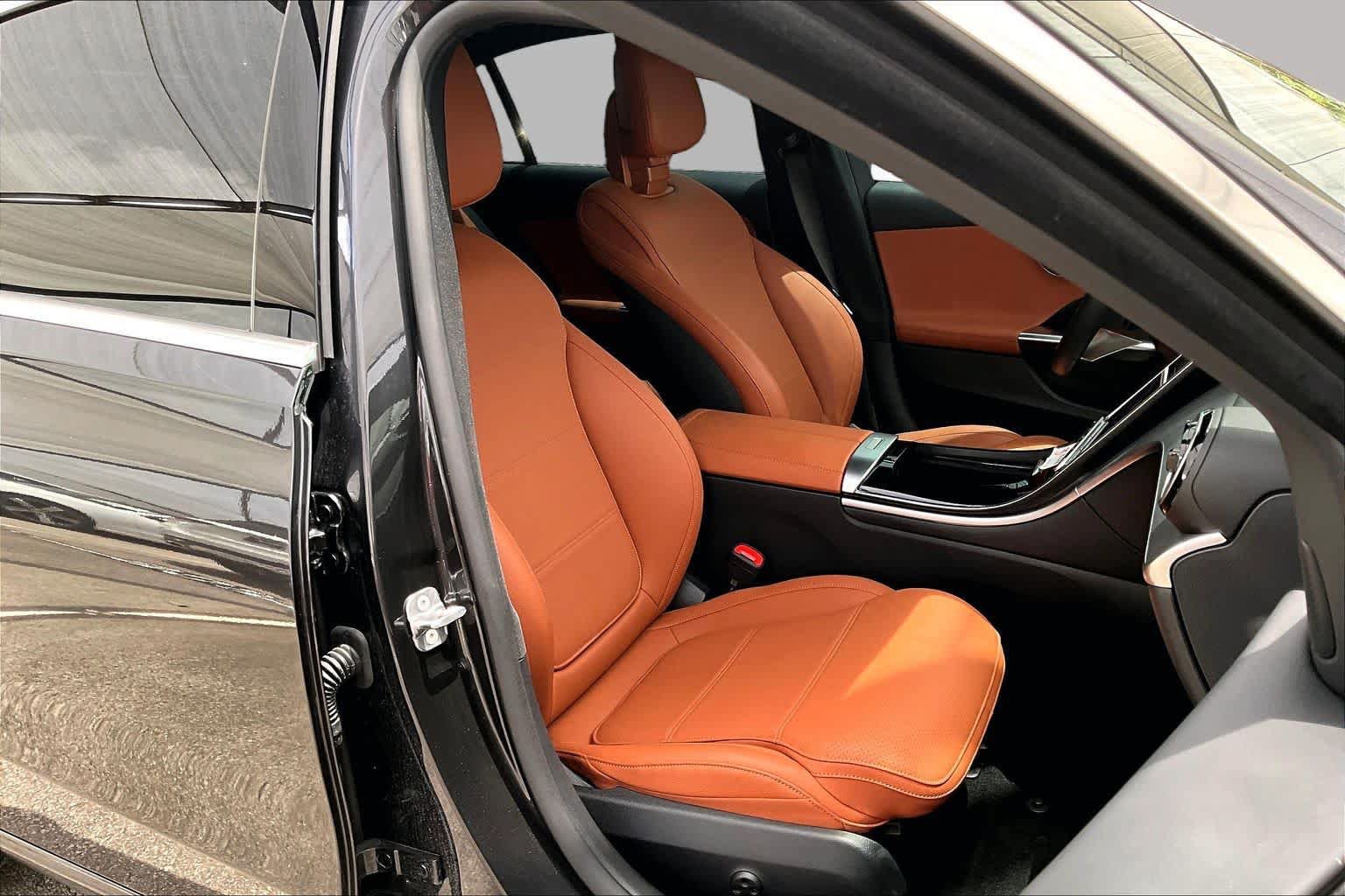 Certified 2026 Mercedes-Benz C 300 4MATIC Sedan image 9