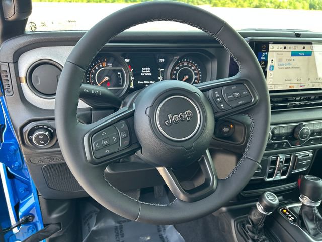 New 2025 Jeep Gladiator Sport image 15